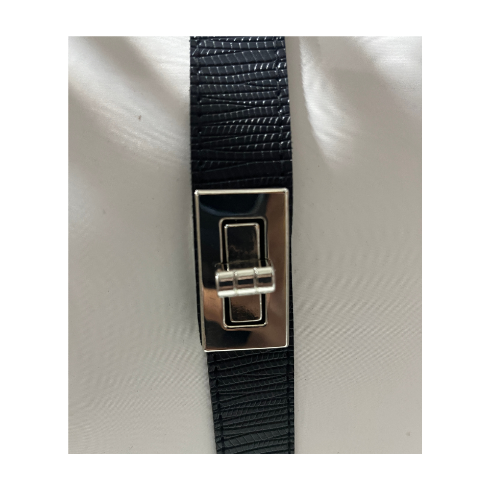 Pure Contrast Black White