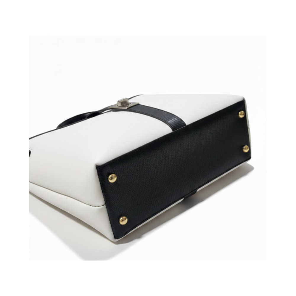 Pure Contrast Black White