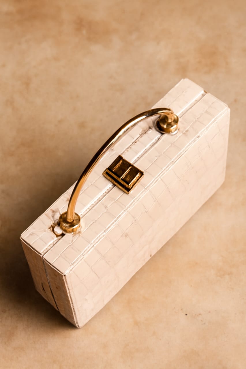 Fiery chic box clutch Beige